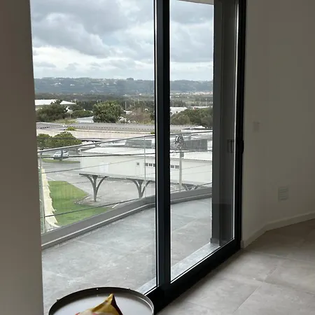 Modern Spacious With Rooftop Pool Apartman São Martinho do Porto