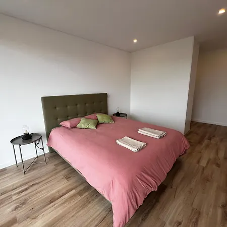 Modern Spacious With Rooftop Pool アパート *