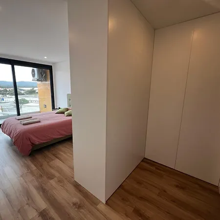 Modern Spacious With Rooftop Pool * サン・マルティーニョ・ド・ポルト