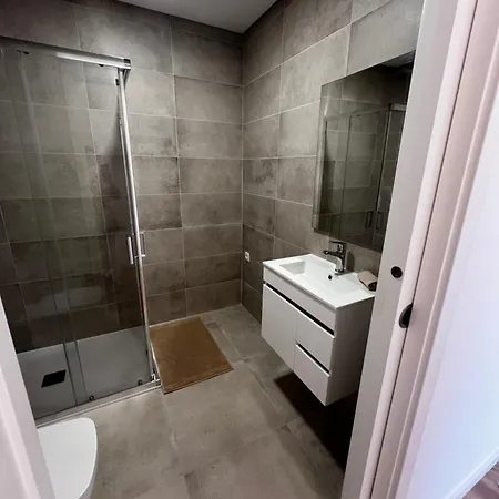 Modern Spacious With Rooftop Pool * サン・マルティーニョ・ド・ポルト